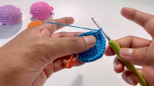 How To Crochet Amigurumi Whale 1