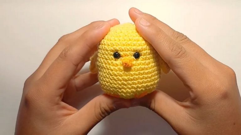 Sweet Crochet Little Chicks Pattern for Cozy Home Accents